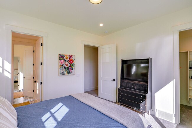 Building Photo - 1202 Homestead Dr
