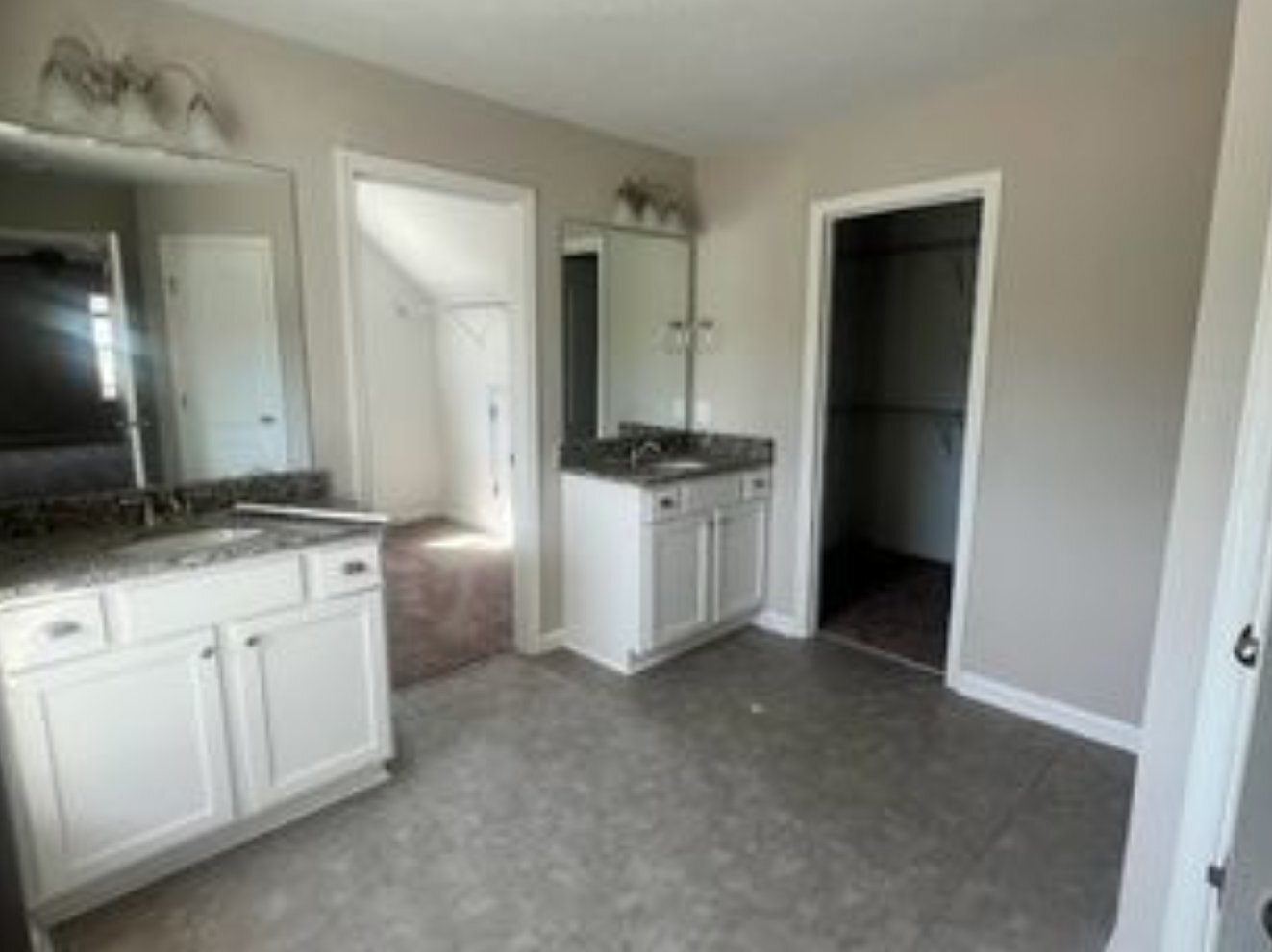 Building Photo - 135 Sams Dr