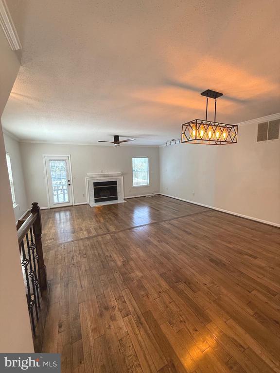 Building Photo - 110 Lakeview Ct