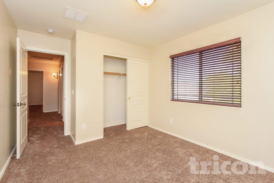 Building Photo - 16163 W Yucatan Dr