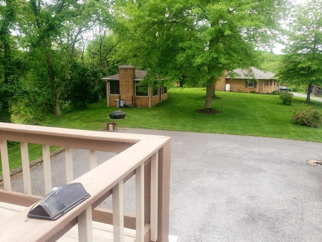 Building Photo - 4215 Valley Rd