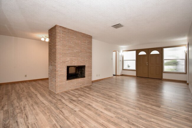 Building Photo - 3658 NW 40th Pl