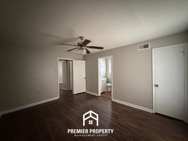 Building Photo - 3712 Covington Pike