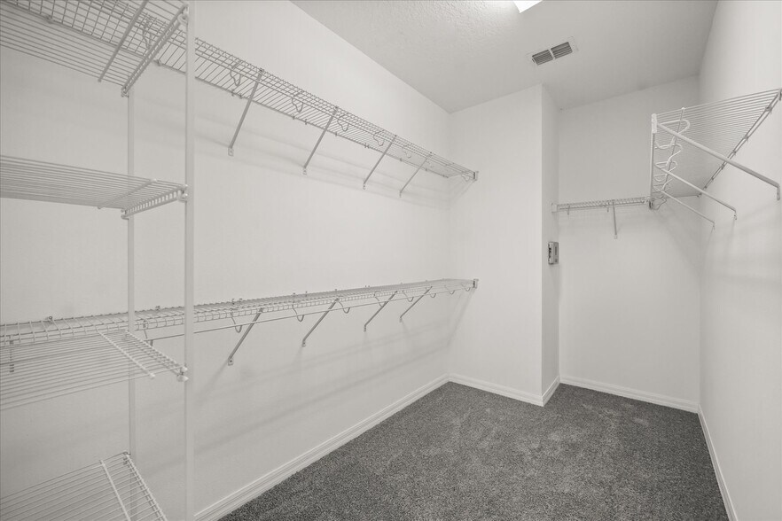 Building Photo - 14154 Shocklach Dr