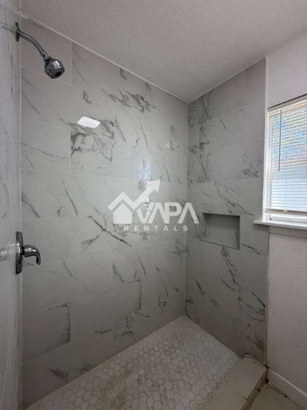 Building Photo - 6731 Cypress Lake Dr