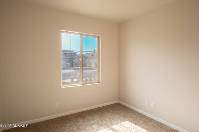 Building Photo - 4709 Elsinore Ave