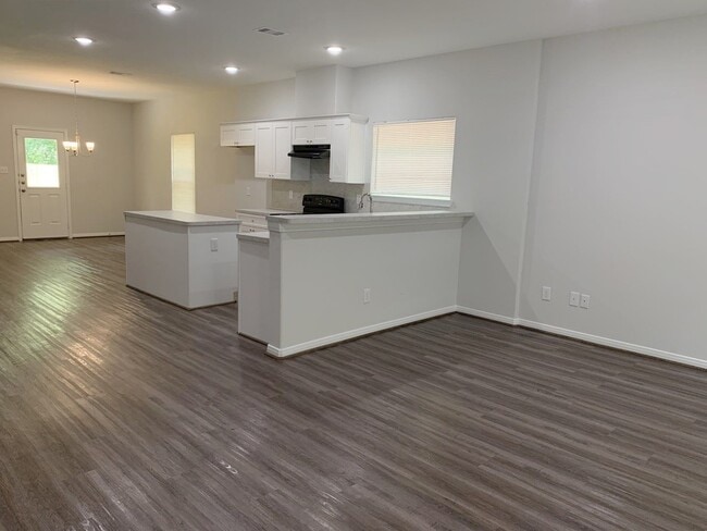 Building Photo - 8114 Rhobell St