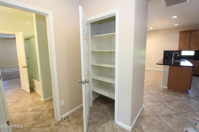 Building Photo - 4936 S Twinleaf Dr