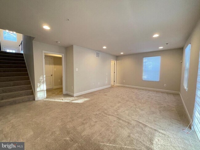 Building Photo - 3659 Duckhorn Way