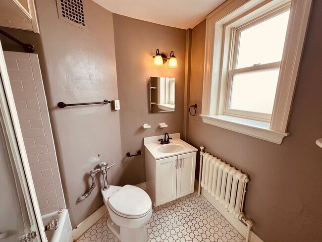 Building Photo - 7 W Philadelphia St