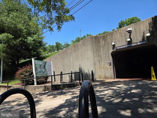 Building Photo - 10432 Rockville Pike