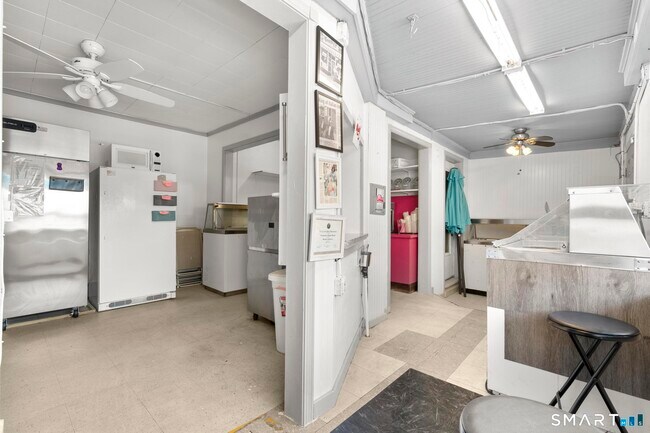 Building Photo - 712 Madison Ave