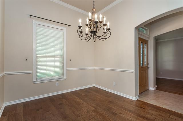 Building Photo - 653 White Rock Dr
