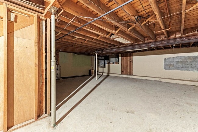 Building Photo - 17 Wilson Ave