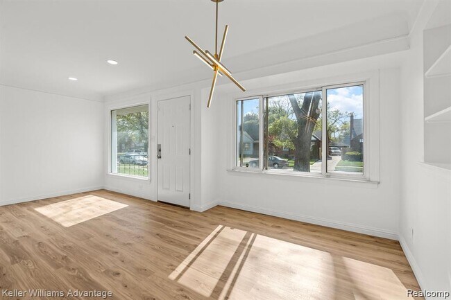 Building Photo - 20558 Oakfield Ave