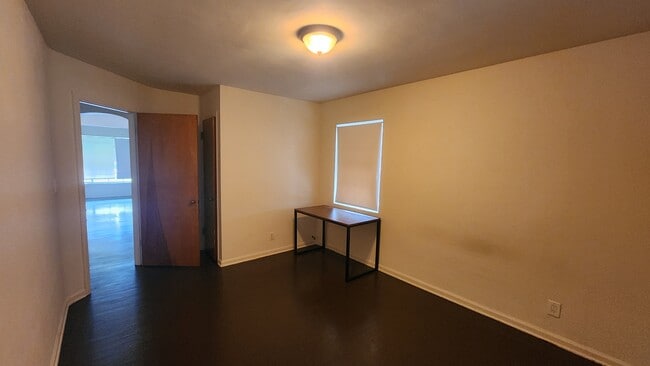 Building Photo - 3033 Gunckel Blvd