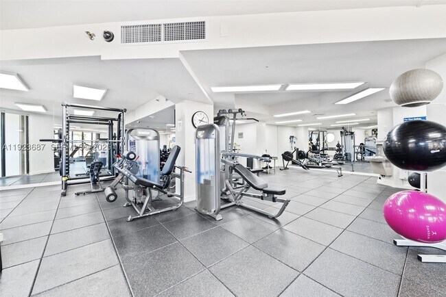 Building Photo - 20185 E Country Club Dr
