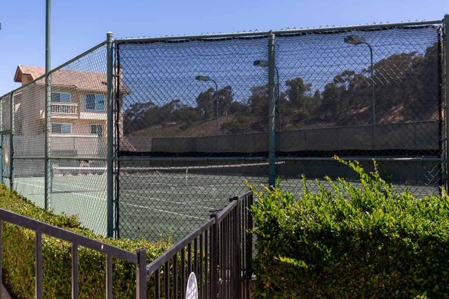 Building Photo - Upgraded 1 Bed 1 Bath 2 Story Townhome in ...