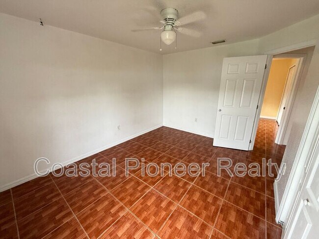 Building Photo - 418 Ohio Way
