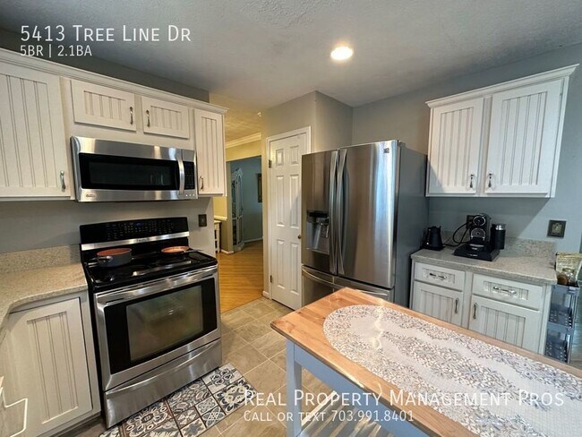 Building Photo - 5413 Tree Line Dr