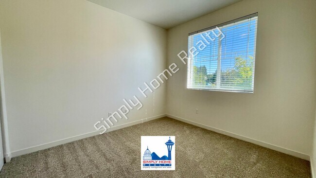 Building Photo - Welcome to Your 4-Bedroom Dream Home!??