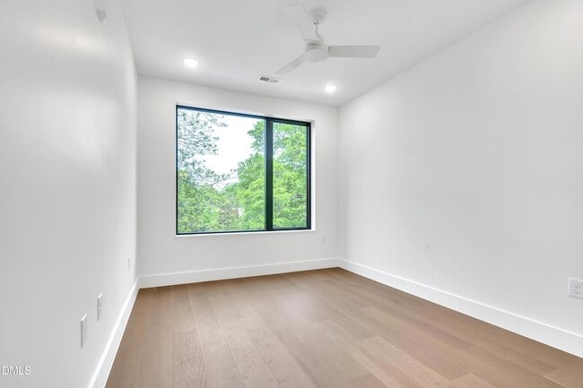 Building Photo - 29 Enterprise St