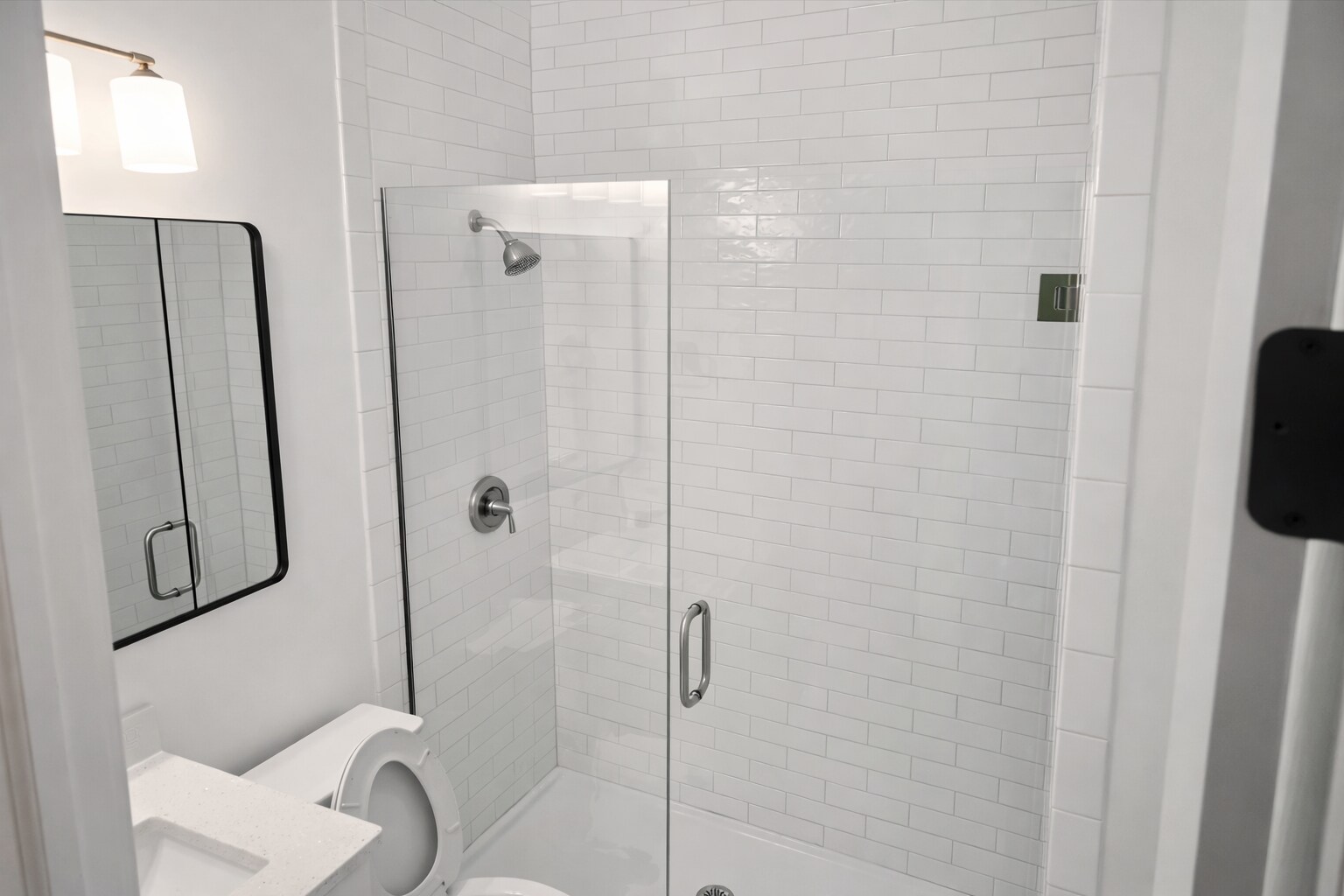 Building Photo - 1533 N Western Ave