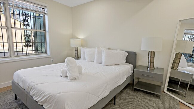 Building Photo - 228 Maryland Park Dr