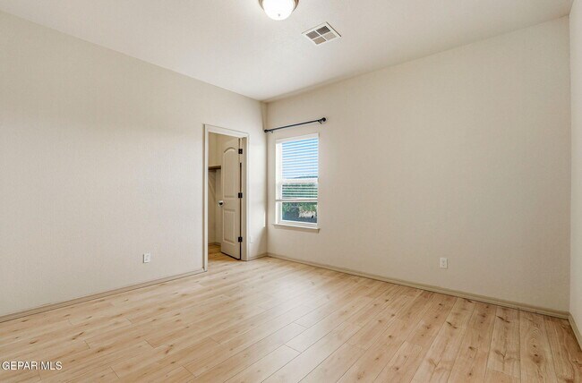 Building Photo - 3144 Hidden Creek Dr