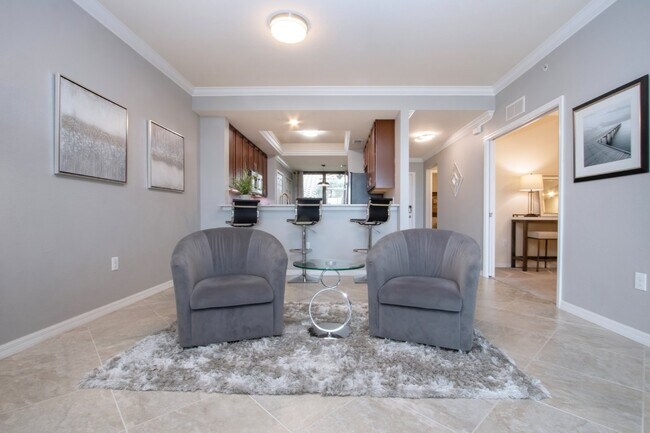 Building Photo - Like new 2BR, 2BA garage condo-Lakewood National