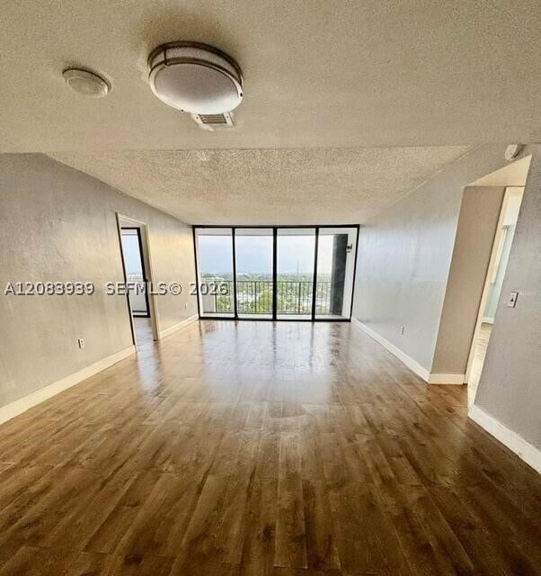 Building Photo - 5600 N Flagler Dr