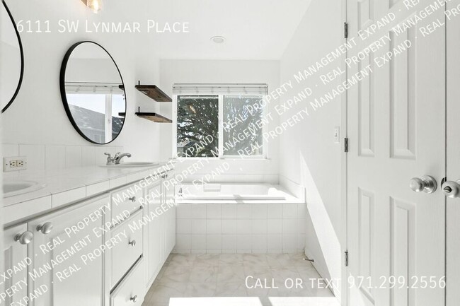 Building Photo - 6111 SW Lynmar Pl