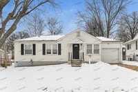 Building Photo - 1147 Darr Dr