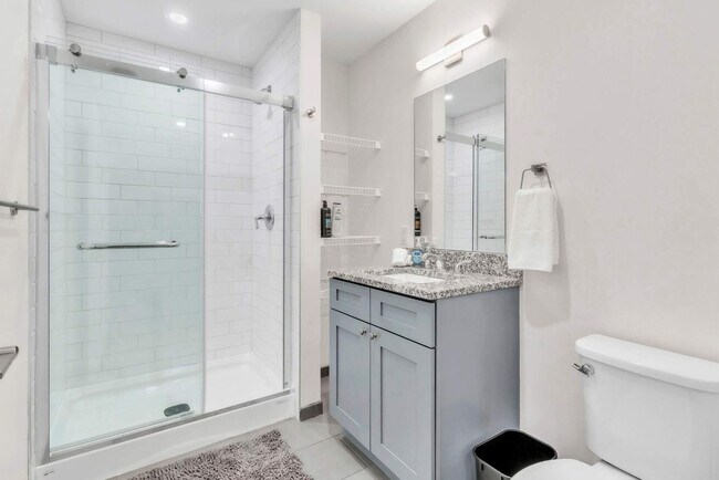 Building Photo - 800 Penn Ave