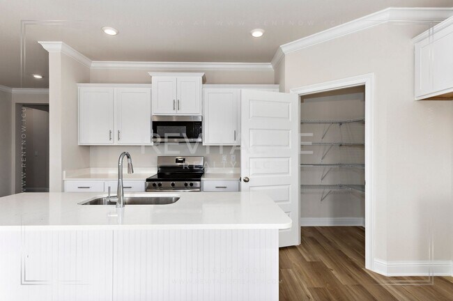 Building Photo - Brand-New 5BR Fairhope Home on Corner Lot with Garage