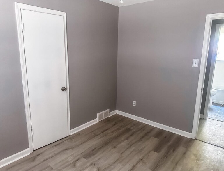 Building Photo - 3909 Range Line Rd