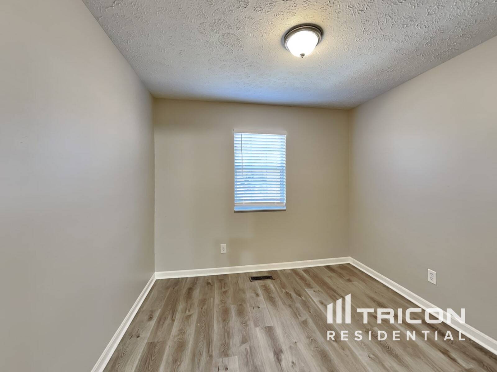 Building Photo - 102 Yocum Dr