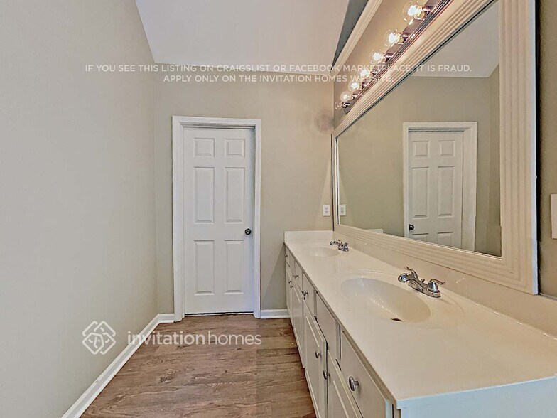 Building Photo - 4913 Lightwood Ct