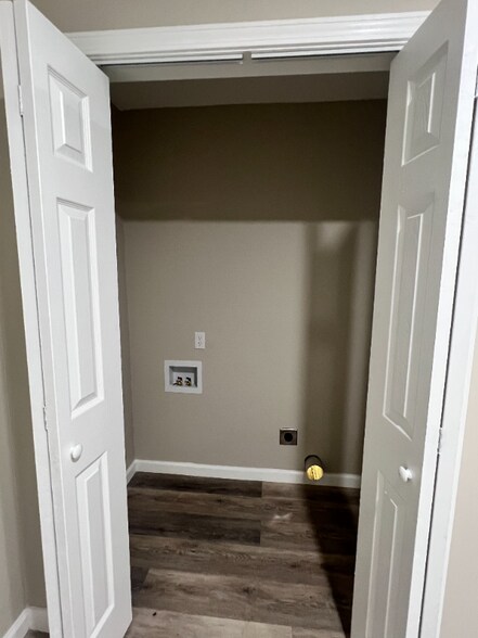 Building Photo - 381 Big Hill Rd