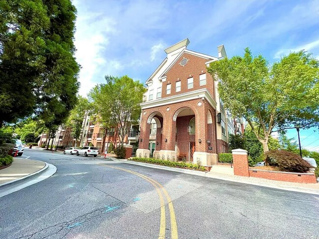 Building Photo - 1850 Cotillion Dr