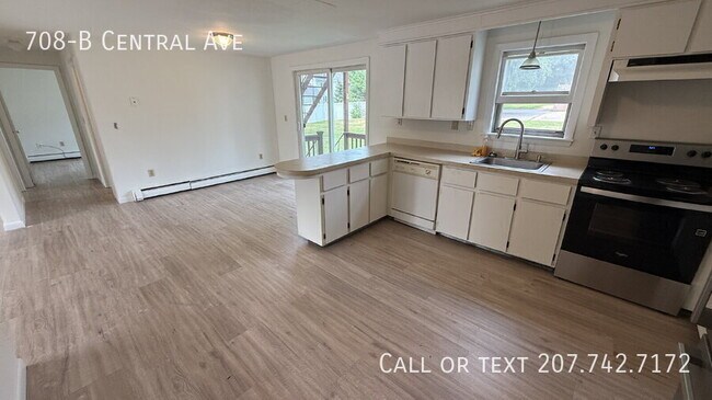 Building Photo - 708-B Central Ave-