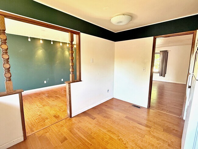 Building Photo - 2746 SE 73rd Ave