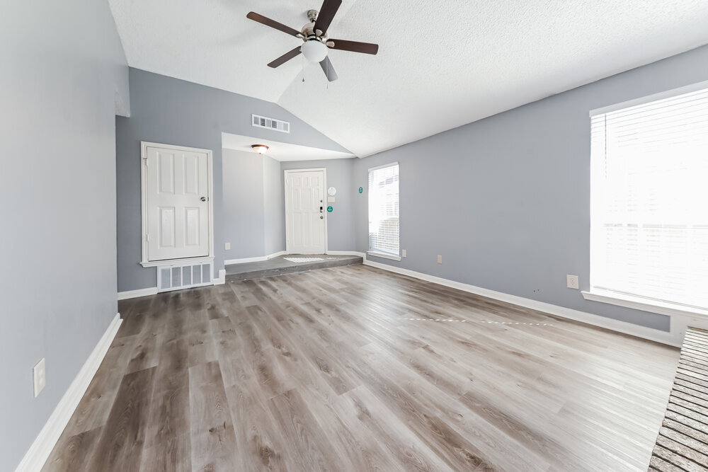 Building Photo - 1112 Paintbrush St