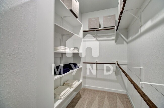 Building Photo - 888 Casina Cir