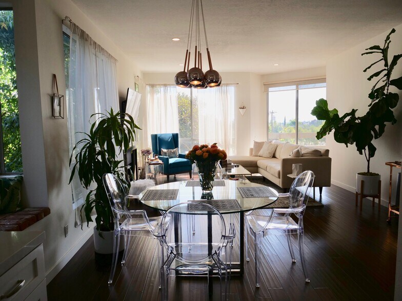 Building Photo - 8960 Cynthia St