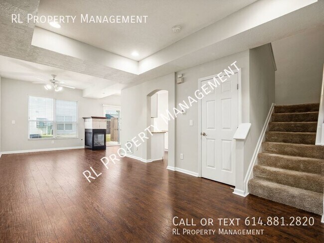 Building Photo - Spacious 3 bedroom 2.5 bathroom condo in W...