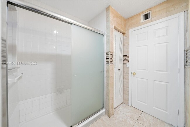 Building Photo - 2875 NW 9th Ct