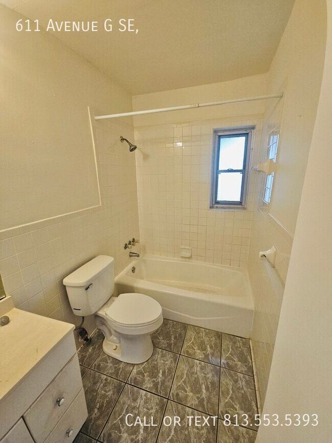 Building Photo - 611 Ave G SE