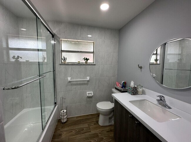 Building Photo - 1394 Riverside Cir
