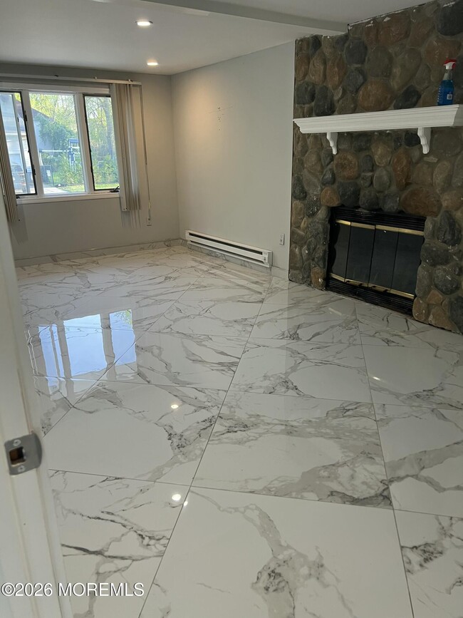 Building Photo - 507 Elizabeth St